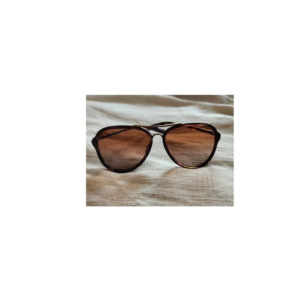 Oakley Kickback Sunglasses Brown Tortoise AS IS Missing Nose Pads Scratched Lens